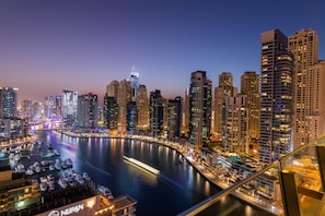 Marina - Big, Bright, Luxury Marina View Apt near Beach (Dubai)