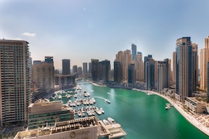 Marina - Big, Bright, Luxury Marina View Apt near Beach (Dubai)