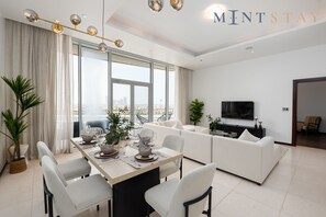Dining - Luxury at Palm Jumeirah wz Private Beach (Dubai)