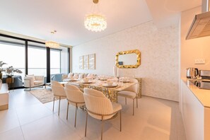 Dining - Gorgeous Apt wz Stunning Sea Views in Address JBR (Dubai)