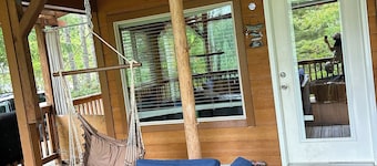 Cozy Woodland Escape in Hoodsport near Lake Kokanee and Olympic Hiking