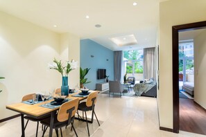Dining - Chic Stay on the Palm wz Private Beach Access (Dubai)