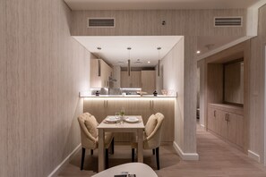 Dining - Prestigious 1BR Escape at The Palm (Dubai)