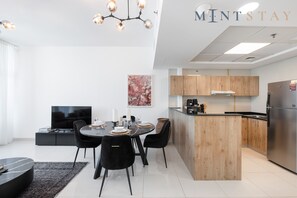 Dining - Continental Tower - 2504 - DM (Dubai)