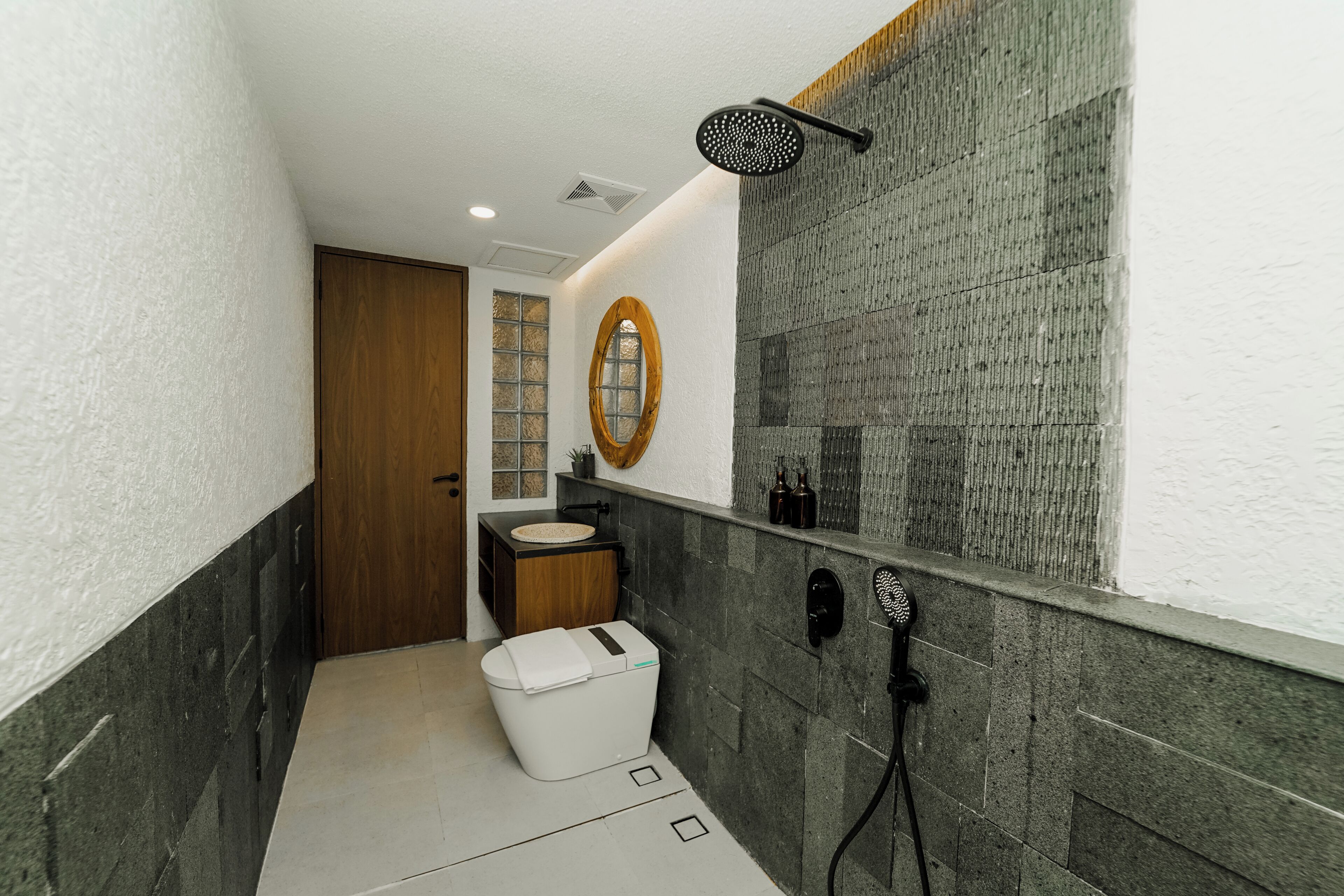 Family Villa, Pool View | Bathroom | Combined shower/bathtub, slippers, towels, soap
