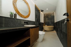 Family Villa, Pool View | Bathroom - Soocha Villas (Yogyakarta)