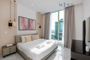 Room - Modish Palm 3BR w/ Private Balcony & Beach Access (Dubai)