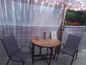 Outdoor dining - A39 Exit N*5 Studio: Quiet/Relaxing/Secure (Tréclun)