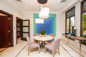 Dining - Prvt Pool & Beach! in Luxury Palm Jumeirah Villa (Dubai)