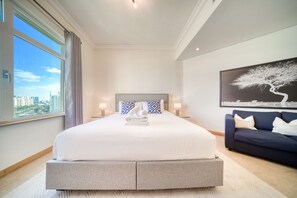 Room - Chic Beachside 3BR Living at the Palm (Dubai)