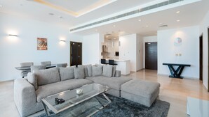 Unclassified image, 5 of 25, button - Spacious 3BR w/ Beach Access at the Palm (Dubai)