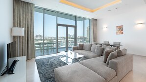 Unclassified image, 4 of 25, button - Spacious 3BR w/ Beach Access at the Palm (Dubai)