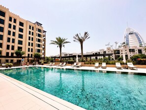 Pool - Modern 4BR w/ Full Burj Al Arab View & Pvt Rooftop (Dubai)
