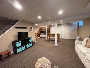 3 slaapkamers, een strijkplank/strijkijzer, internet, beddengoed