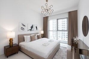 Room - Contemporary 1BR w/ Dubai Marina Glimpse (Dubai)