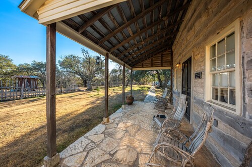 Historic log cabin suite at B&B Boutique Resort/Full Moon Inn