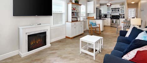 Townhome, 1 King Bed with Sofa bed, Garden View (Cozy Beach Bungalow) | Living area