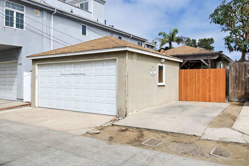 Cozy Beach Bungalow