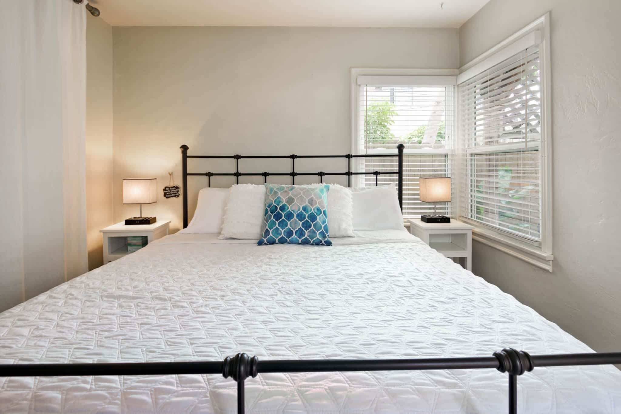 1 chambre, décoration personnalisée, ameublement personnalisé