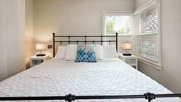 1 chambre, décoration personnalisée, ameublement personnalisé