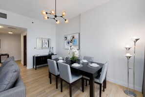 Dining - Chic JBR 2BR w/ Pool and Gym, Marina Views (Dubai)