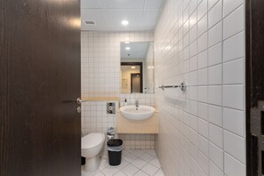 Bathroom - Marina Quays West - 1402  - DM (Dubai)