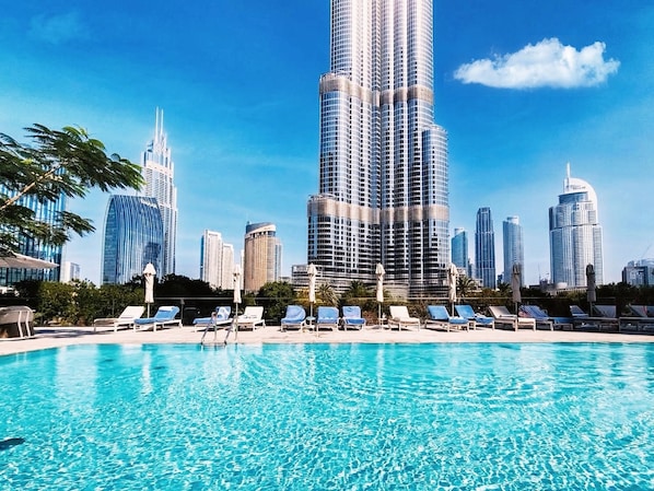 Pool - Address Dubai Opera 2BR | Walk to Mall, Burj Khalifa & Opera (Dubai)