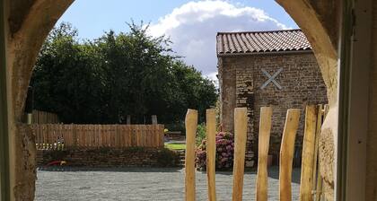 A charming vacation rental with a pool, nestled in the peaceful Vendée countryside.