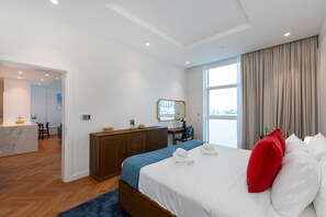 Room - Marina-View 1BR at the Palm w/ Beach Access (Dubai)