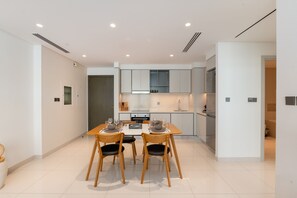 Dining - Sleek 1BR Emaar Beachfront | Near Marina & JBR (Dubai)