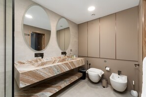 Bathroom - Chic 2BR Palm Living w/ Beach Access (Dubai)