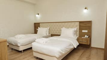 Economy Twin Room | Bathroom