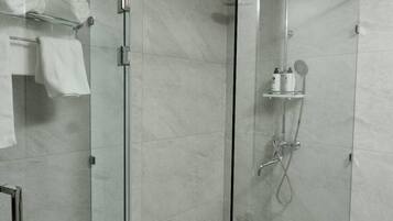 Economy Twin Room | Bathroom | Free toiletries, hair dryer, slippers, towels