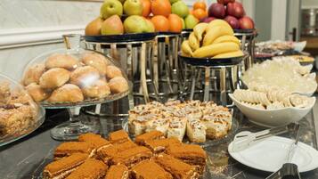Free daily full breakfast