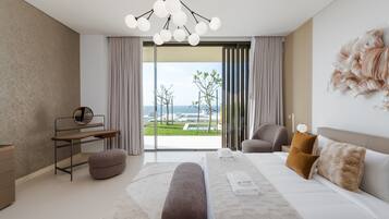 4 bedrooms, iron/ironing board, WiFi (free), bed sheets