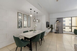 Dining - Cozy JBR 2BR Retreat | Steps to the Beach & The Walk (Dubai)