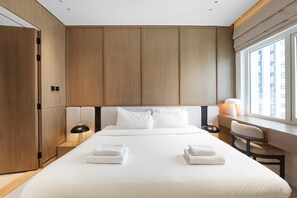 Room - Prime JLT Stay | Near Metro & Lakeside Dining (Dubai)