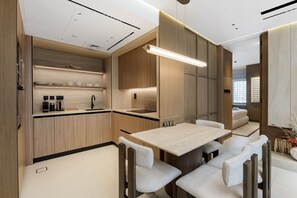 Dining - Prime JLT Stay | Near Metro & Lakeside Dining (Dubai)