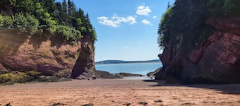 Country Retreat with Horses Near Fundy & Poley Mountain