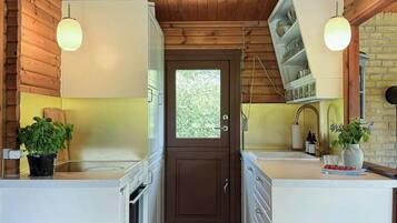 Oven, coffee/tea maker