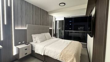 Business-Apartment, 1 Queen-Bett, Stadtblick | Hochwertige Bettwaren, Daunenbettdecken, Schreibtisch
