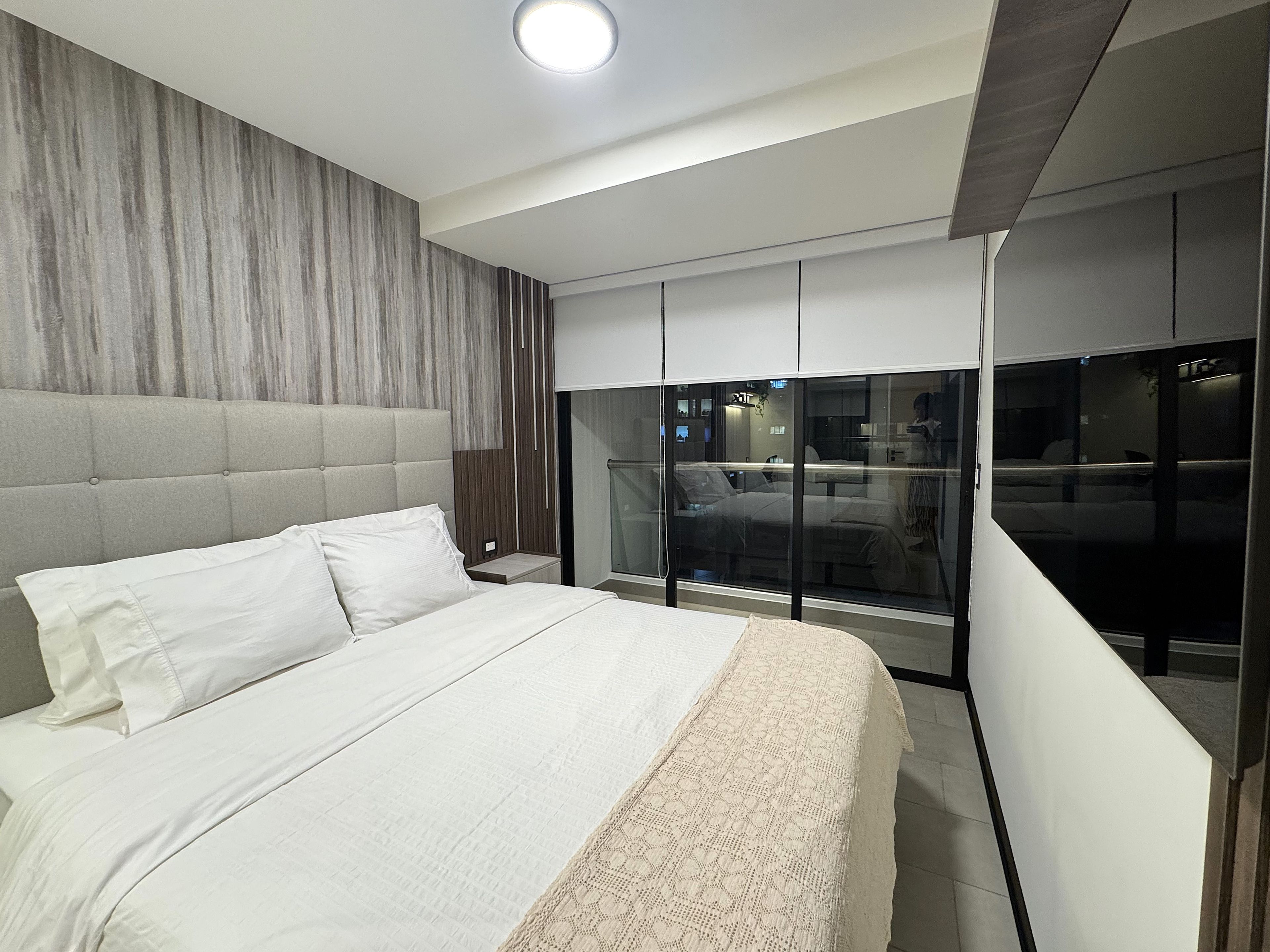 Business Apartment, 1 Queen Bed, Housekeeping, City View | Egyptian cotton sheets, premium bedding, down comforters, desk