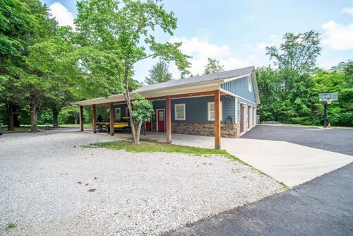 Holloway’s White River Landing