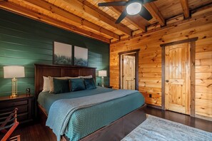 4 Schlafzimmer, Schreibtisch, Bügeleisen/Bügelbrett, Reisekinderbett