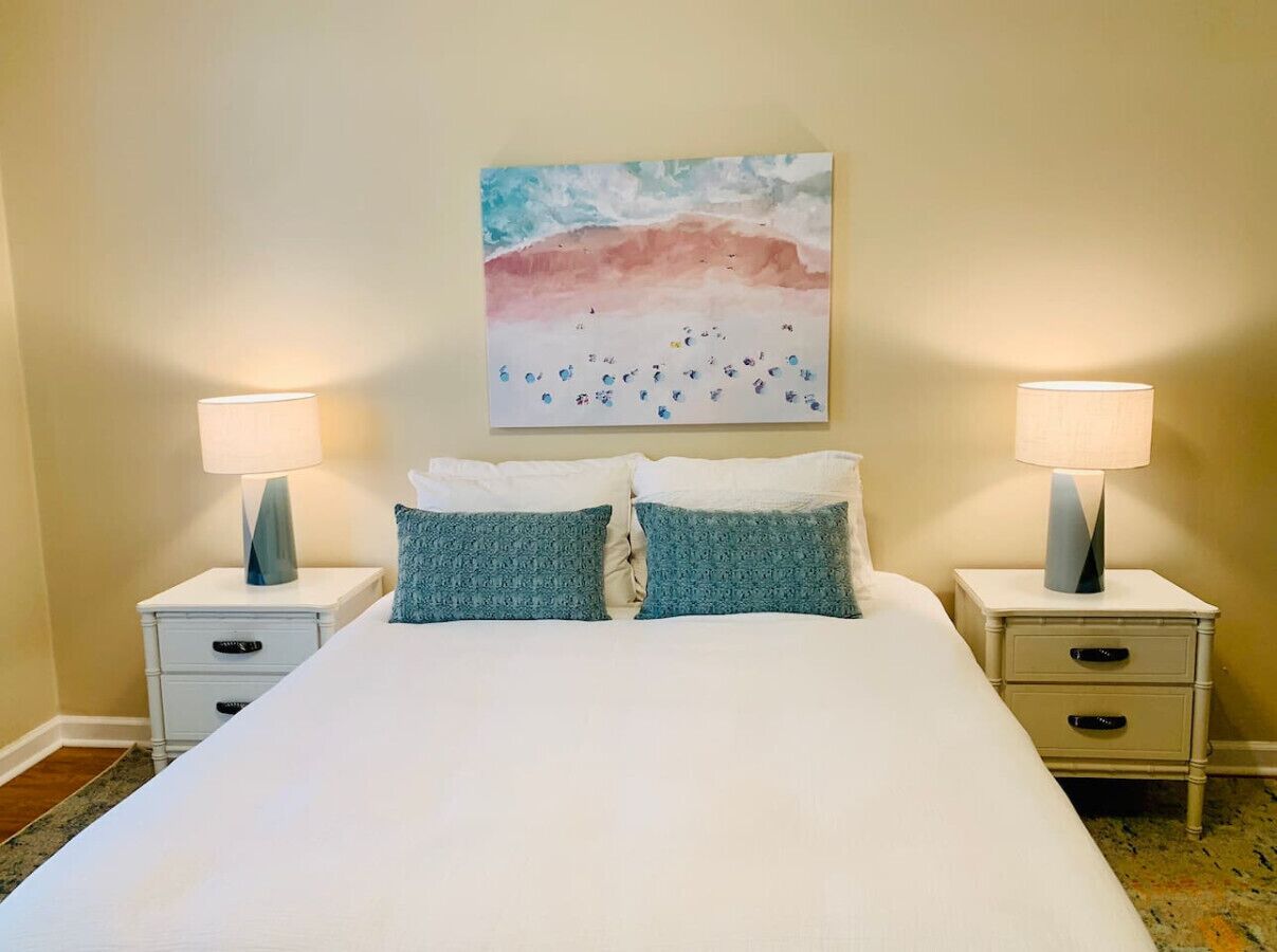 2 bedrooms, desk, iron/ironing board, WiFi