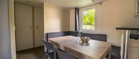 House | Dining