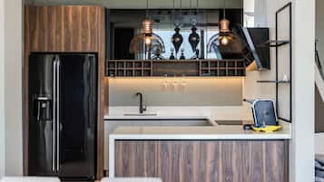 Kühlschrank, Ofen, Herdplatte, Geschirrspüler