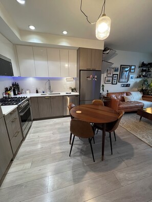 Private kitchen - Cozy private room and bathroom (Vancouver)