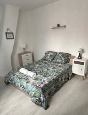 4 bedrooms, iron/ironing board, WiFi, bed sheets - House Cocoon paradise in the North direct metro Lille ideal for groups! (Roubaix)