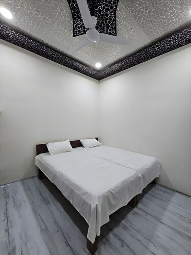 Sacred Spiritual Stay Near ISKCON & Prem Mandir Peaceful Homestay in Vrindavan